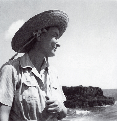 Harold Stein, Georgia O’Keeffe on Leho‘ula Beach, near ‘Aleamai, Hāna, Maui, 1939. Image: © Estate of Harold Stein